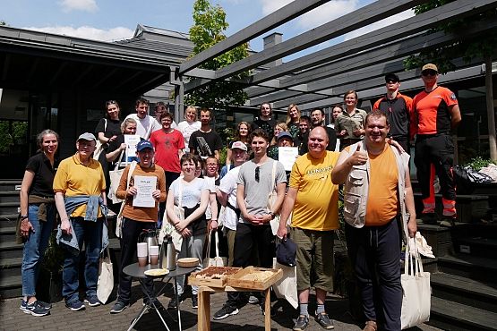 uczestnicy Marszobiegu (fot. Zosia Moś)) Grafika Z historii Pierwszego Marszobiegu Trójmiejskiego Parku Krajobrazowego "TPK Porusza"